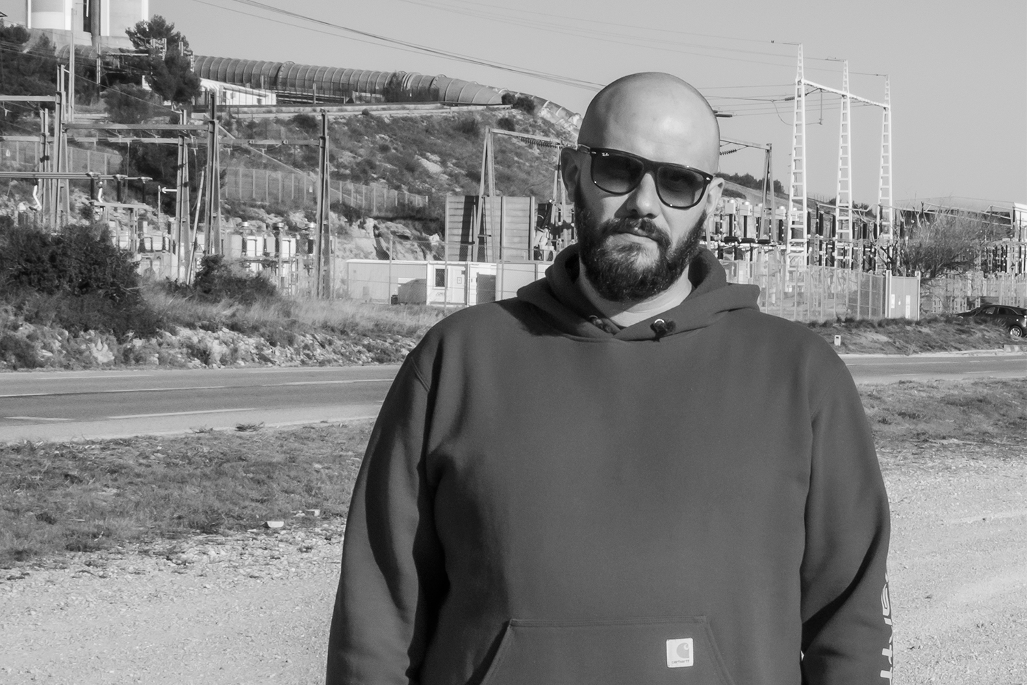 black and white picture of the dj ELYAS - Paradox Booking Agency