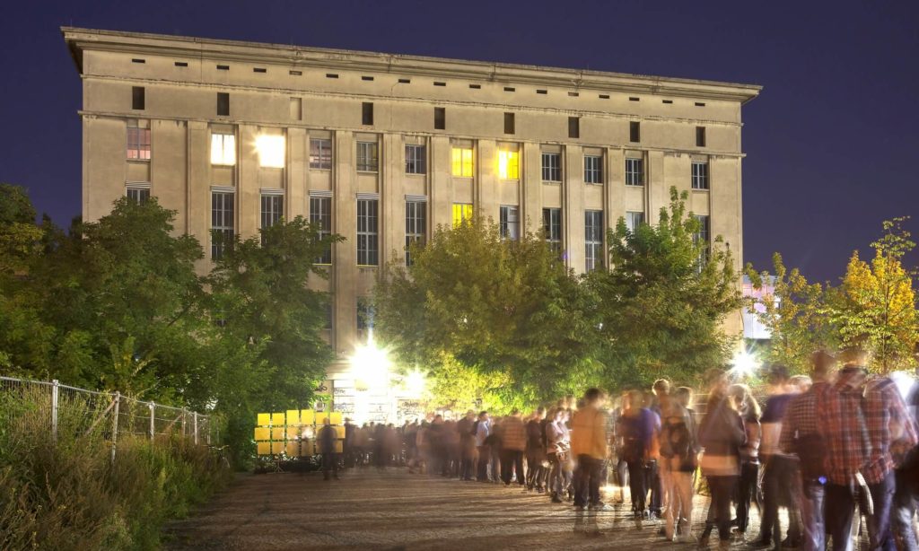 Picture of a queue for the Berghain - Interview's cover with Boris by Paradox